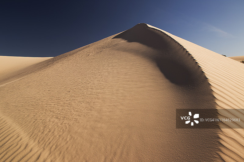 澳大利亚蒙戈国家公园维加斯井附近的沙丘图片素材