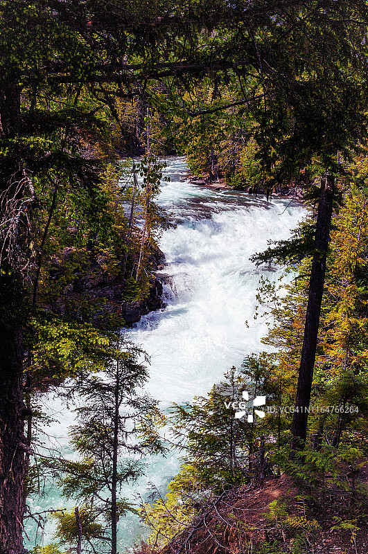 冰川国家公园的圣玛丽河风光图片素材
