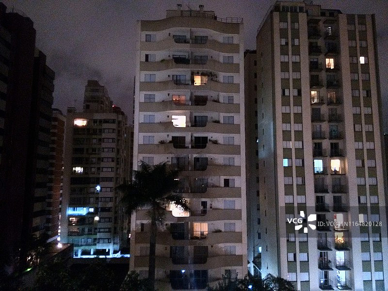 巴西圣保罗夜景：Pinheiros社区图片素材