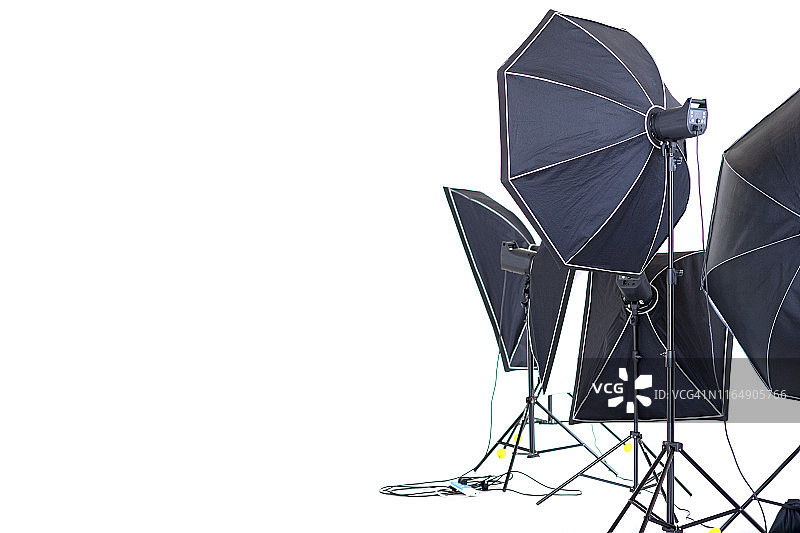 白色背景上的照片和视频工作室灯光设置图片素材