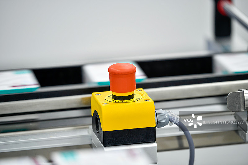 红色紧急停止按钮图片素材