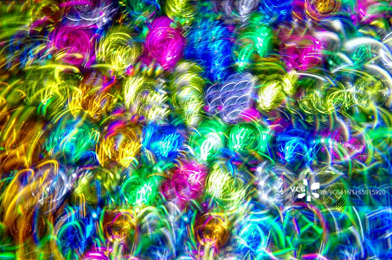 舞动的霓虹灯泡图片素材