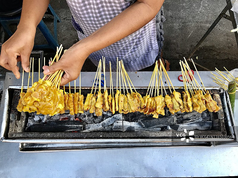 街头食品：鸡肉沙爹图片素材