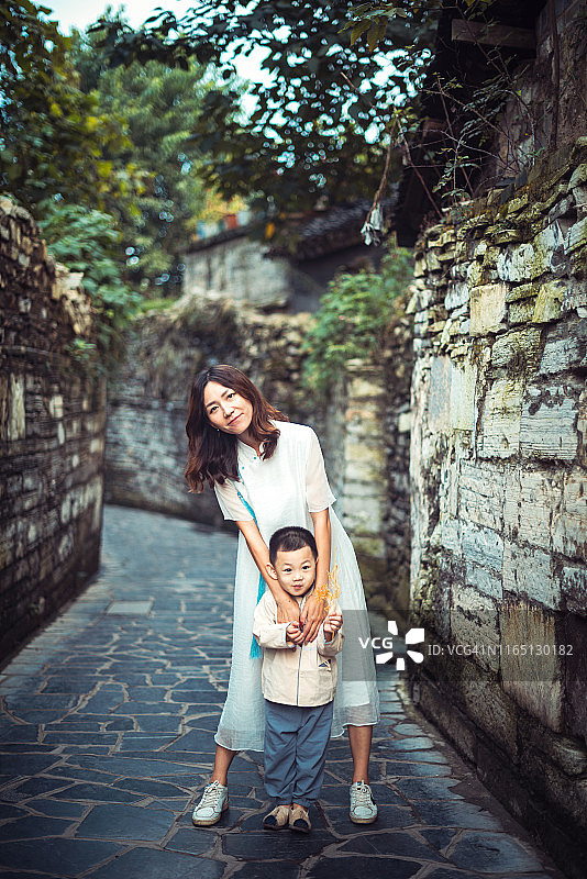 漫步在中国古镇图片素材