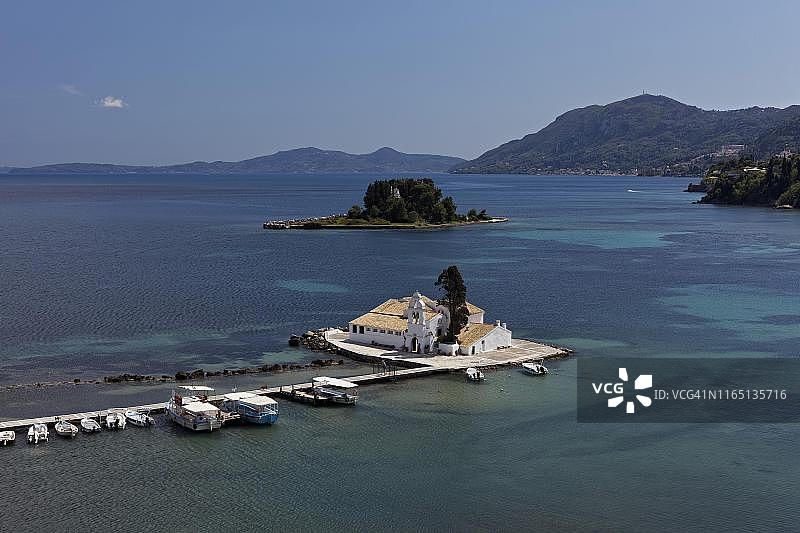 希腊科孚岛Vlacherna修道院岛和老鼠岛图片素材