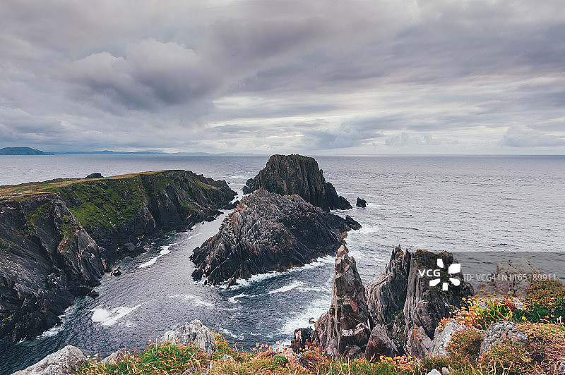 多尼戈尔郡马林角的岩石露头图片素材