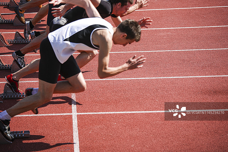 短跑比赛起跑图片素材