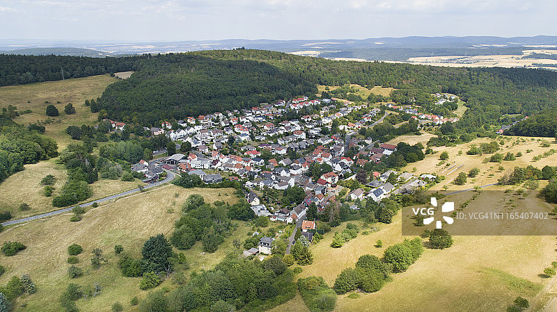德国莱茵高-陶努斯地区尼德恩豪森-恩根哈恩鸟瞰图图片素材
