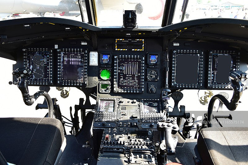 美国陆军CH-47F仪表盘图片素材