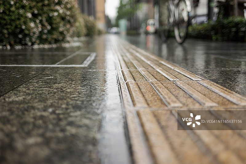 城市中的触觉铺路图片素材