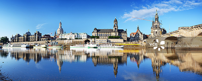 阳光明媚的德累斯顿天际线图片素材