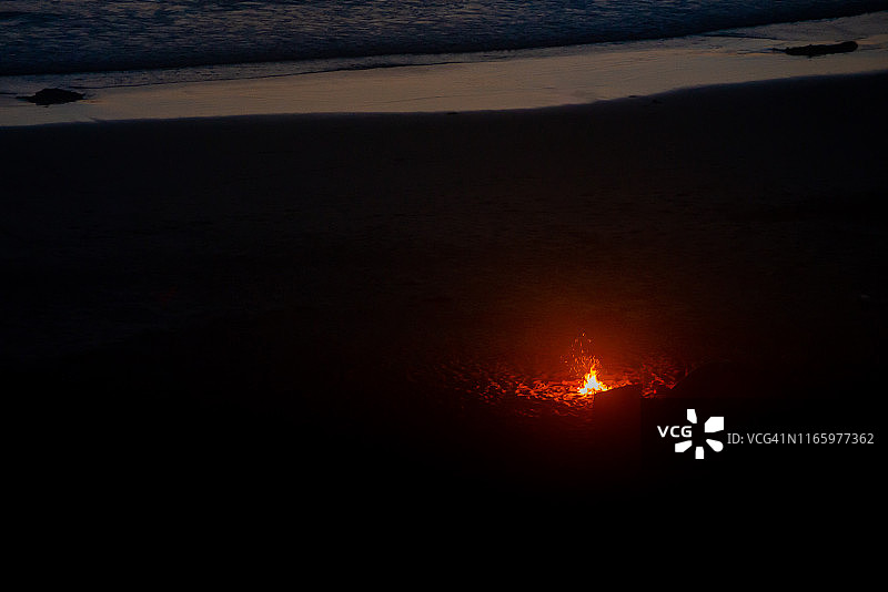 海滩篝火图片素材