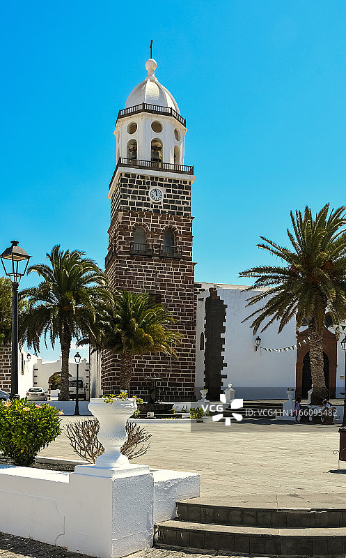 西班牙加那利群岛特吉塞老城瓜达卢佩教堂钟楼图片素材