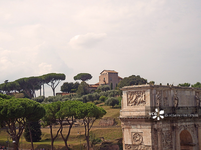 帕拉蒂尼山与君士坦丁凯旋门景观图片素材