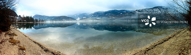 斯洛文尼亚博希尼湖全景图片素材