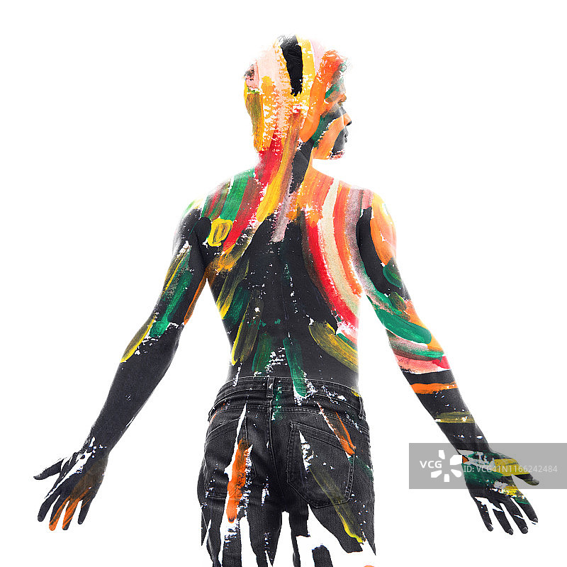 油画摄影：年轻裸男模特与手绘的双重曝光图片素材