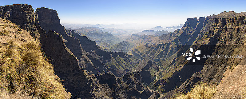 南非北部德拉肯斯堡的地理特征：圆形剧场图片素材