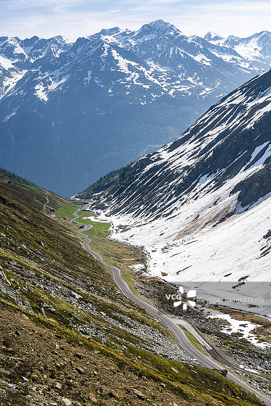 通往雷滕巴赫冰川的道路，位于奥地利蒂罗尔州图片素材