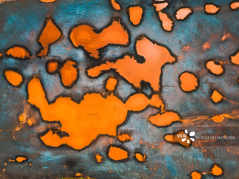 澳大利亚一处奇特的铁矿石储存池的抽象无人机照片图片素材