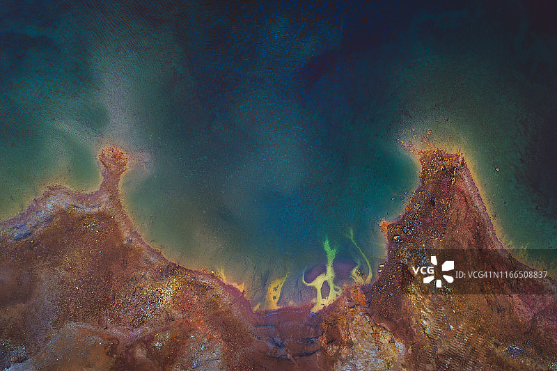 澳大利亚新南威尔士州塔拉戈尾矿池边缘的奇异地貌（航拍视角）图片素材