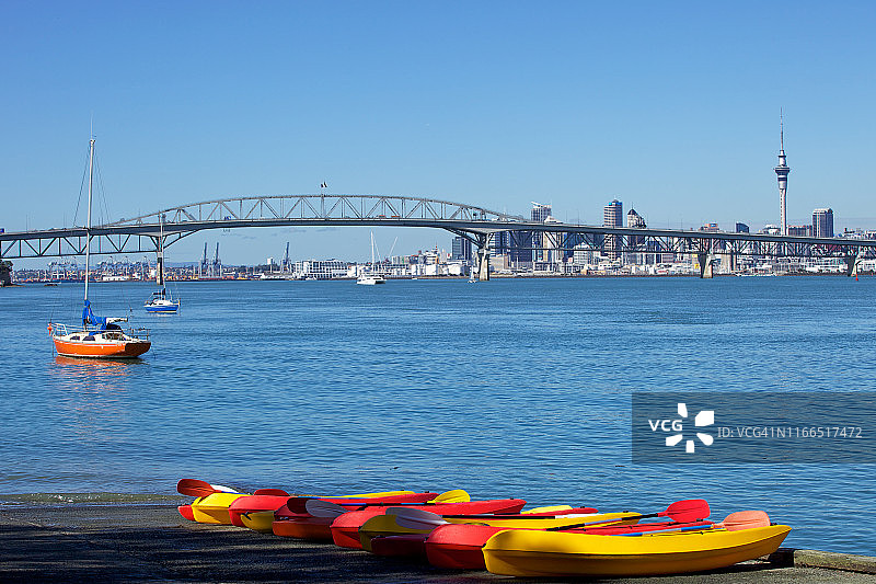 伯肯黑德准备就绪的皮划艇图片素材