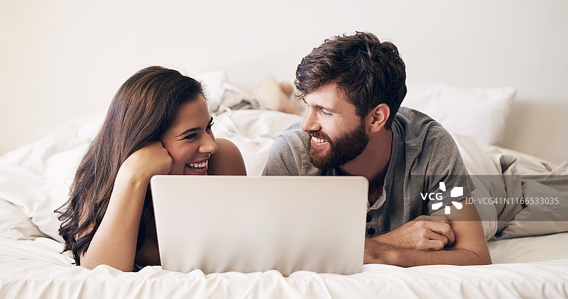 慵懒的线上清晨图片素材