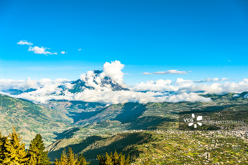 通古拉瓦火山鸟瞰图图片素材