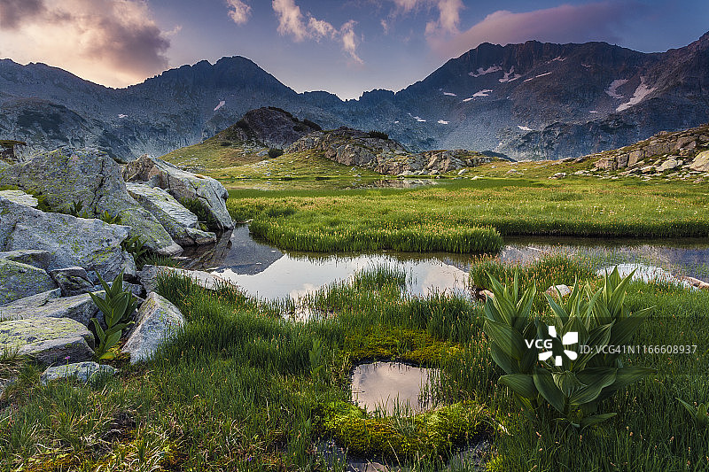 清晨特夫诺湖图片素材
