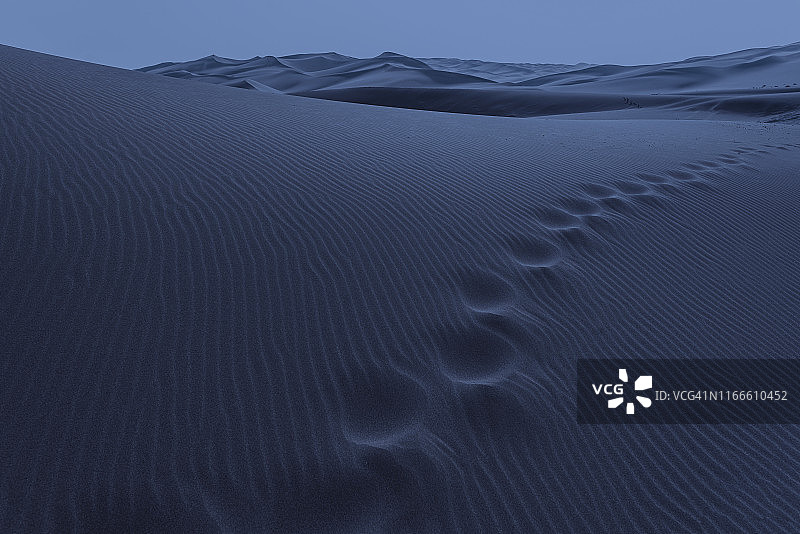 月光下的沙漠图片素材