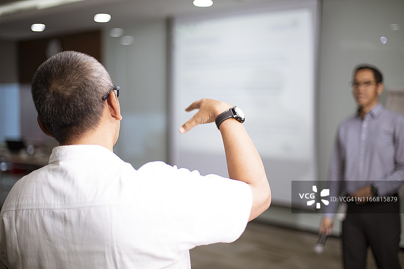 优秀的演讲者了解他们的听众图片素材