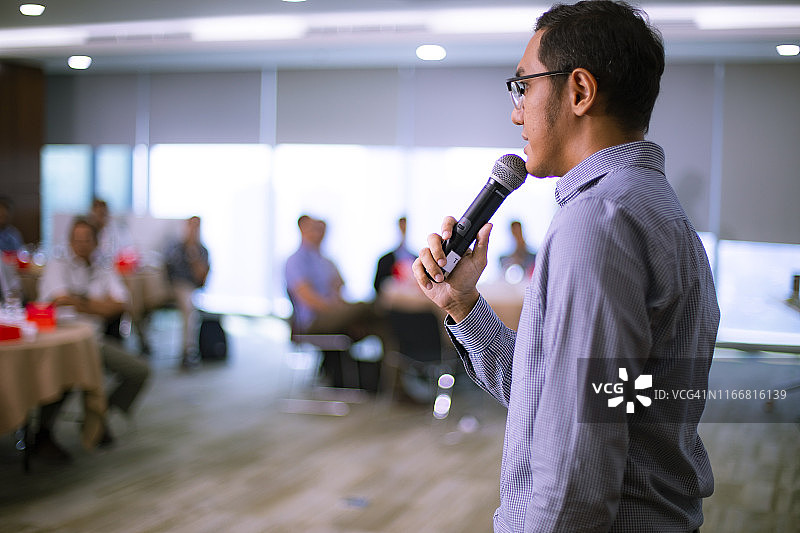 优秀的演讲者了解他们的听众图片素材