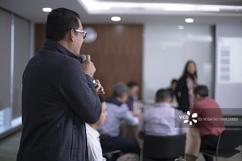 优秀的演讲者了解他们的听众图片素材