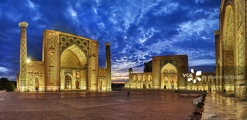 乌兹别克斯坦撒马尔罕的列吉斯坦广场图片素材