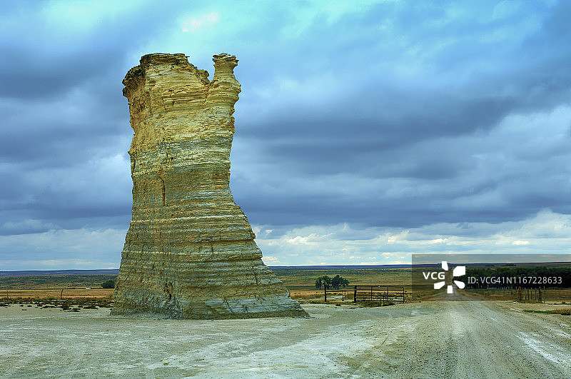 堪萨斯州纪念碑岩石、白垩金字塔：8000万年历史的首个国家自然地标图片素材