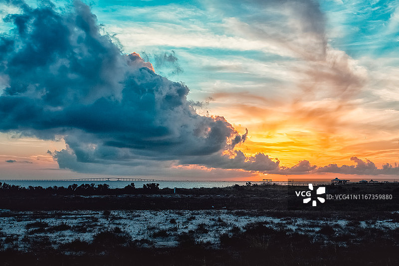 莫比尔湾的日出图片素材