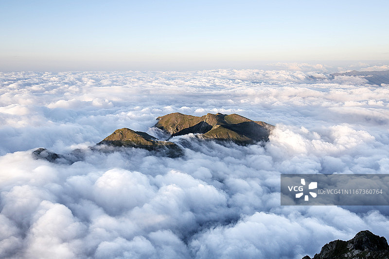 法国比戈尔峰天文台的山脉图片素材