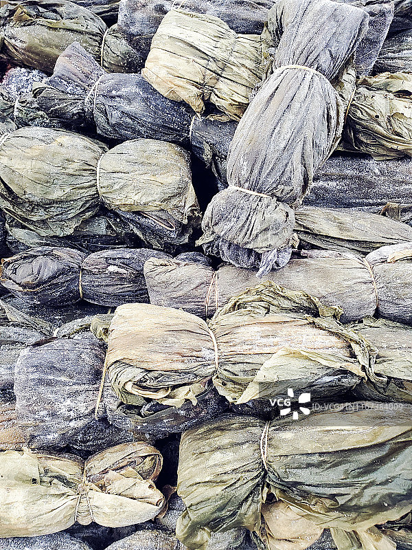 整齐排列的盐渍海带图片素材