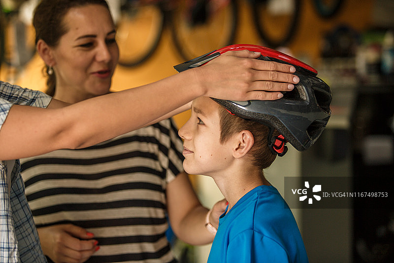 购买运动头盔图片素材