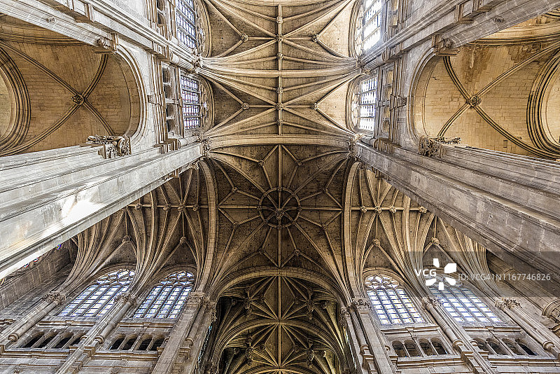 法国巴黎圣厄斯塔什教堂拱顶图片素材