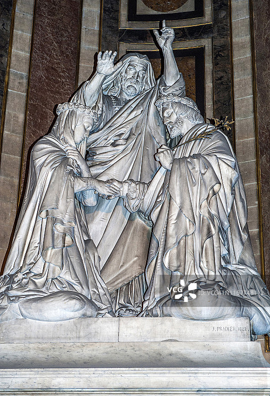 法国巴黎玛德莲教堂《圣母玛利亚与圣约瑟的婚礼》雕塑群（19世纪，詹姆斯·普拉迪埃）图片素材