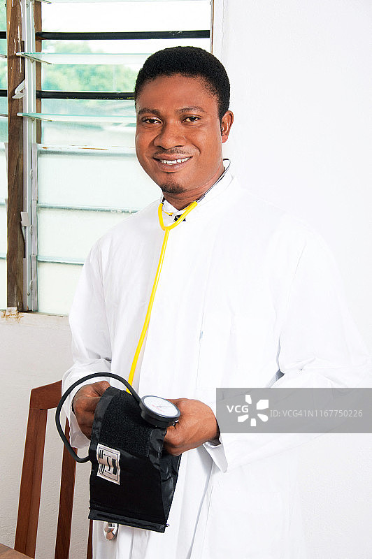 这位卫生官员今天早上笑容满面图片素材