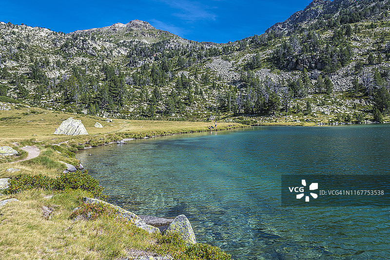 法国上比利牛斯省奥尔山谷，内乌维耶尔国家自然保护区，奥马尔湖图片素材