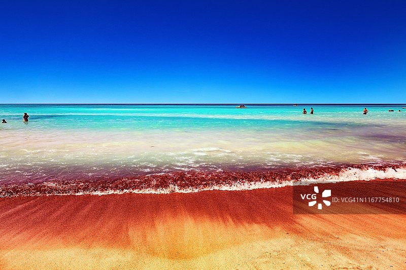 意大利托斯卡纳里窝那罗西尼亚诺索尔维瓦达海中的沐浴者图片素材