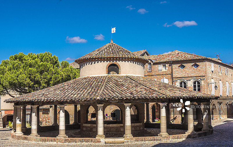 法国奥维拉圆形市场，法国最美乡村图片素材