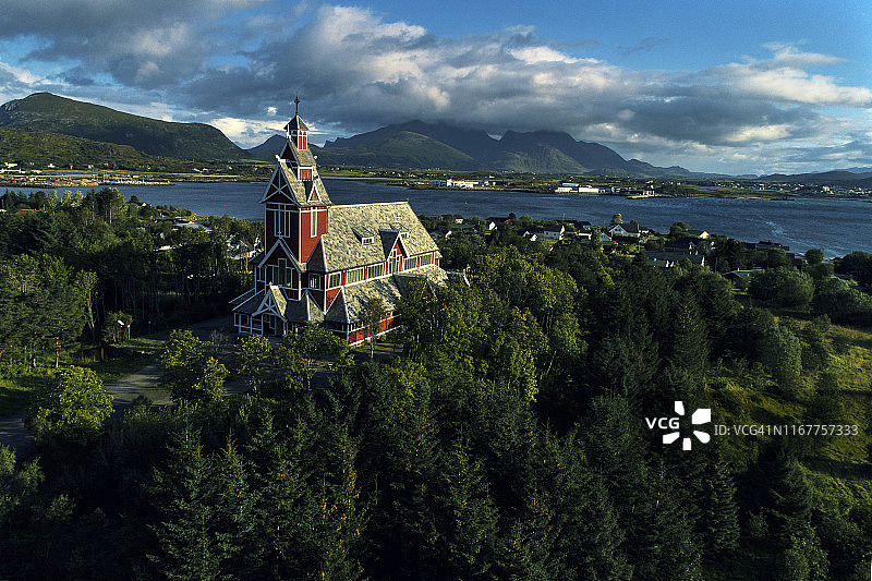 挪威罗弗敦群岛格拉夫达尔布克斯内斯教堂图片素材