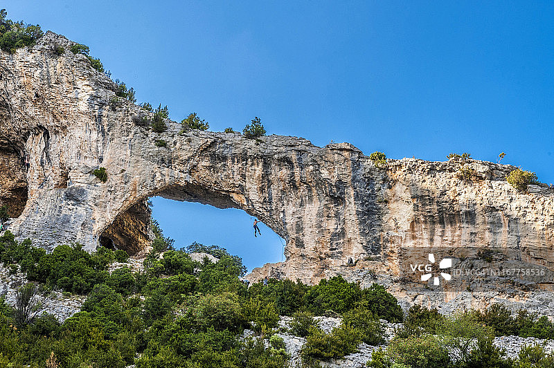 西班牙韦斯卡省，阿拉贡自治区，瓜拉山峡自然公园，马斯昆峡谷，“海豚”拱门图片素材