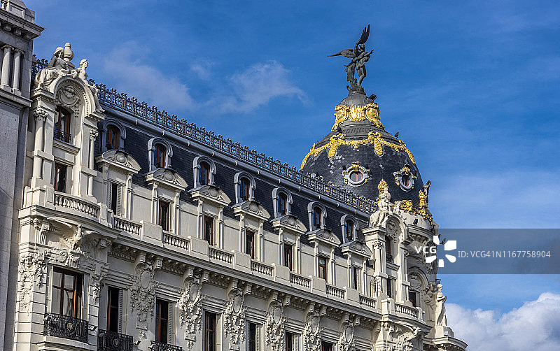 西班牙马德里市中心：阿尔卡拉街大都会大厦（1911年）图片素材