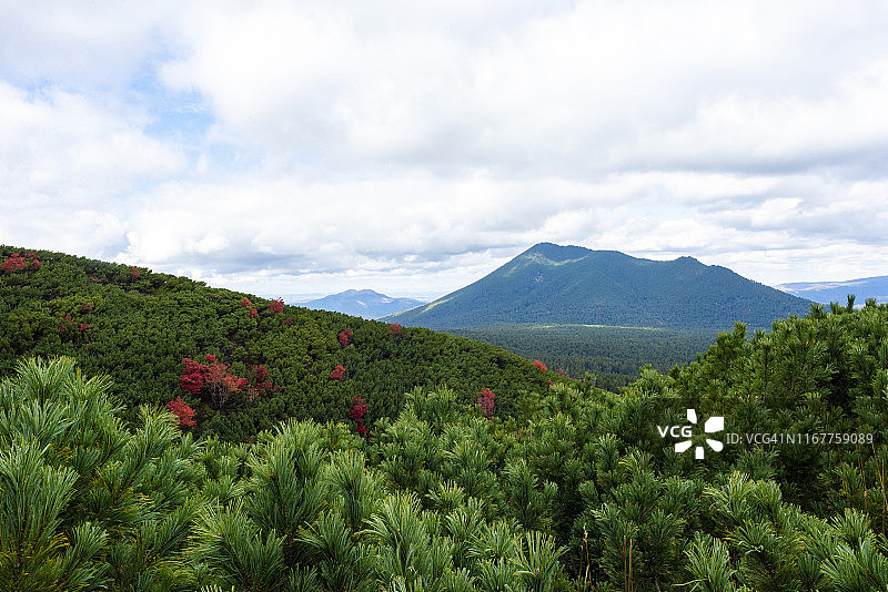 在日本北海道雌阿寒岳火山徒步图片素材