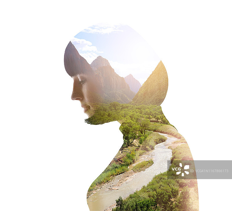 年轻女子在锡安国家公园西缘小径欣赏风景的多次曝光图片素材