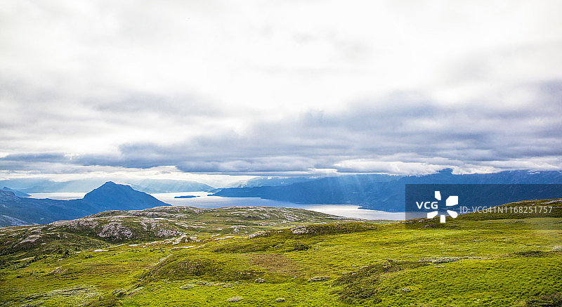 挪威风光。哈当厄尔峡湾山景。图片素材